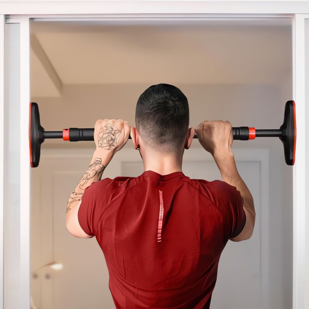 barre de traction powergrip homme qui fait des pull up